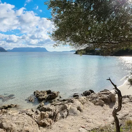 Orizzonti App N 3 Hébergement de vacances Golfo Aranci